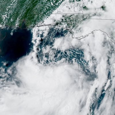 Tropical Storm Bertha, with winds of 60mph, due to make landfall in US