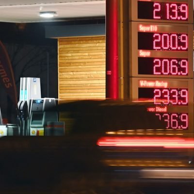 US central bank predicts inflation rise from Iran war as oil prices surge again